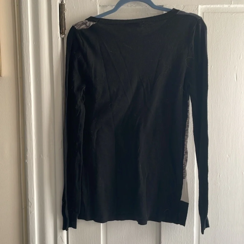 Sweater - Picture 5 of 6
